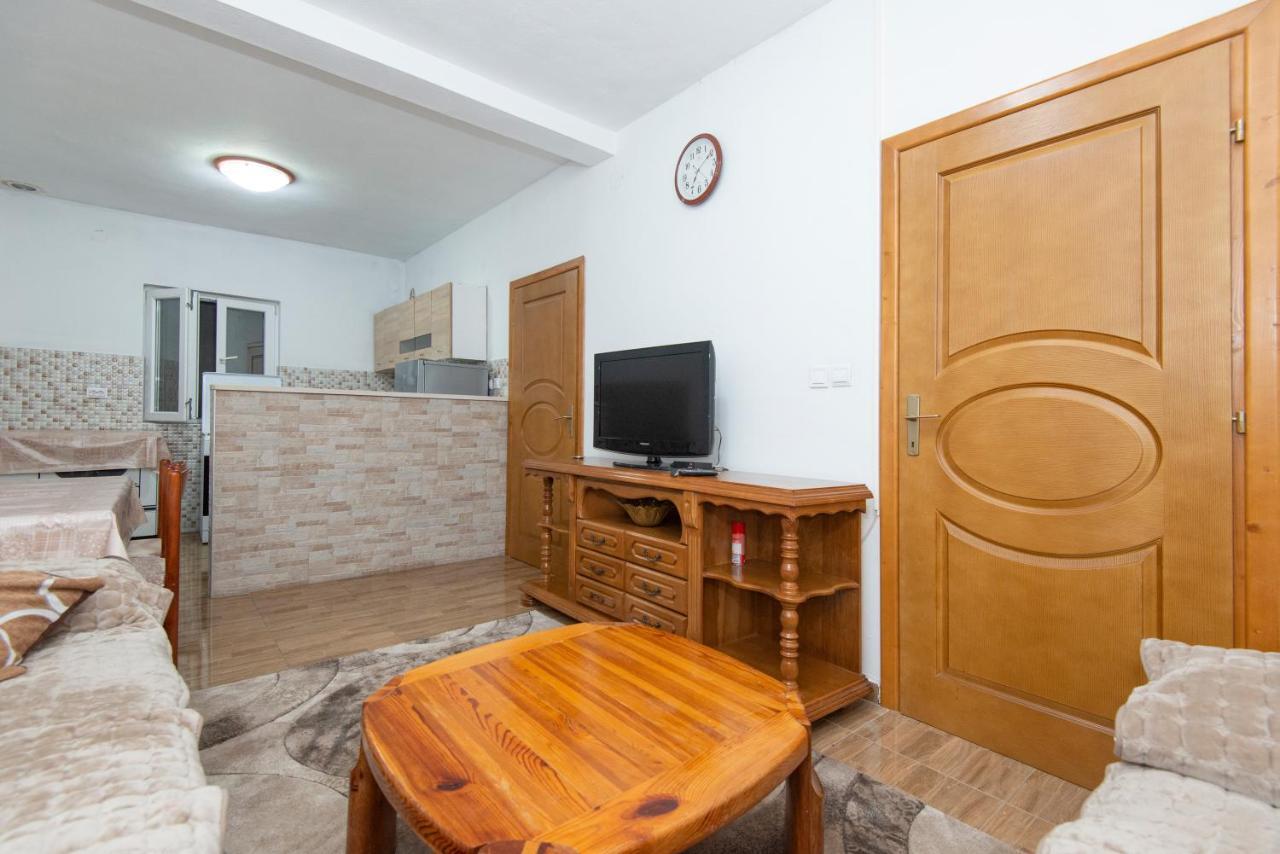 Mrcevac Apartment Tanja מראה חיצוני תמונה